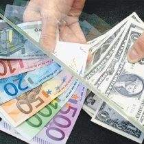 Долар і євро