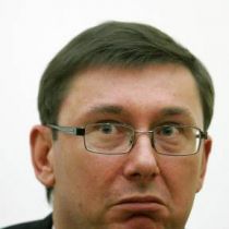 Прокуратура вирішила посадити «пташенят» Луценко