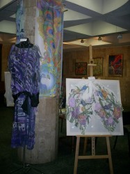 У Харківській галереї «Маестро» відкрилась виставка розмальованого шовку