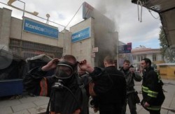 Гігантська пожежа знищила торговий центр дотла: рятувальники підозрюють підпал (ФОТО)