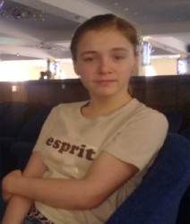 Увага, розшук! 14-річна дівчинка-інвалід пропала безвісти у Харкові (ФОТО)