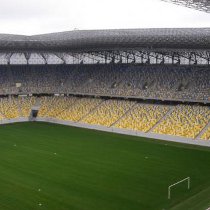 Харківські школярі подивились новий стадіон "Арена Львів" серед перших відвідувачів