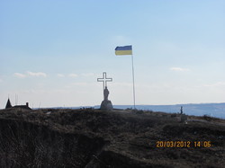 Мандрівка біля підніжжя найвищої в Харківській області гори Кременець