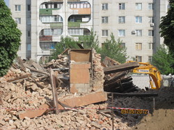 У центральній частині Харкова обвалилася стіна старого будинку. Загинула одна людина.