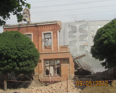 У центральній частині Харкова обвалилася стіна старого будинку. Загинула одна людина.