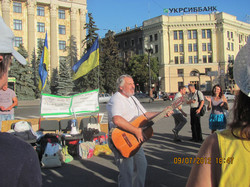 Відомий український письменник Сергій Жадан підтримав цілодобову акцію протесту на харківському Майдані Свободи