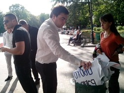 Чиновники Харківської міської ради вчинили напад на учасників акції мовного Майдану