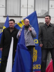 «Вставай, Україно!» у Харкові: опозиція закликала людей ставати агітаторами