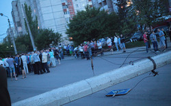 ДТП в Івано-Франківську: розлючений натовп ледь не розірвав даішників (ФОТО, ВІДЕО)