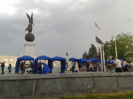 Малий дощ проти великої бульбашки: «Бюджетний антифашизм» у Харкові