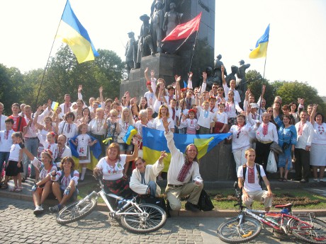 Свято української єдності: в Харкові громадяни організували масові заходи до Дня незалежності