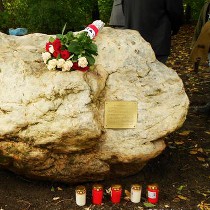 У Німеччині міська громада встановила пам'ятник українцю та поляку
