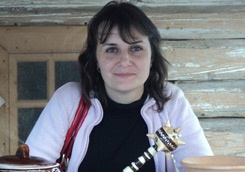 Олена Лазарєва