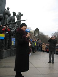 Харківський євромайдан  зібрав  близько  2 тисяч  учасників