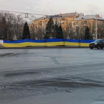 Півсотні метрів солідарності: Луганськ підтримав загальний український Майдан