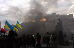 У Харкові - чергова провокація проти учасників  Форуму Євромайданів: "тітушки"  закидали  людей  петардами