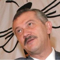 Пінзеник ще думає, що робитиме на виборах.