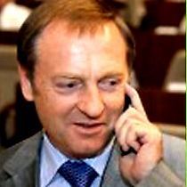 Лавринович хотів би переговорити.