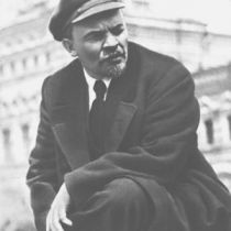 Фінансова криза залишила Леніна без обновок