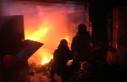 Старий мотлох або гуманітарна допомога для столичного Майдану: що саме спалили у харківському гаражі?