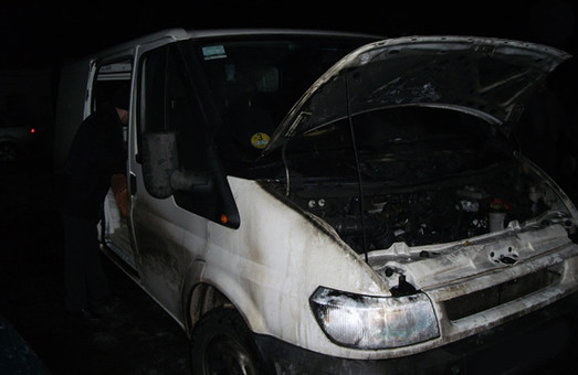 На  Харківщині знову спалили авто опозиціонера