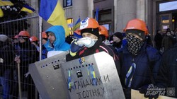 Біля харківської ОДА триває  протистояння Євромайдану і  бандитів