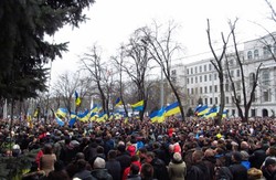 15-тисяч людей у Дніпропетровську разом заспівали гімн України