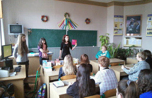 Харківським школярам: Розповіді про «С.Е.К.С.» до Дня поезії