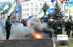 Сепаратисти з битами напали на Євромайдан в Харкові