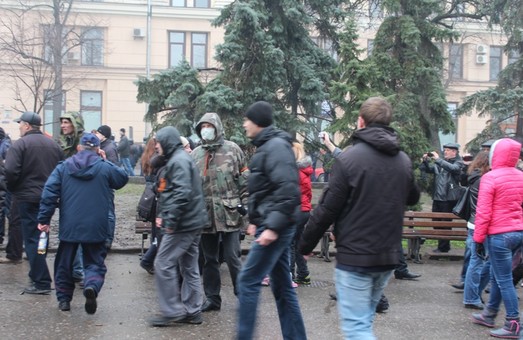 Російські шовіністи в котрий раз напали на представників Майдану. Є постраждалі