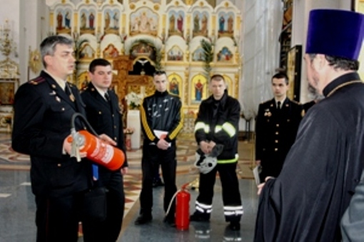 На Великодніх богослужіннях в харківських храмах будуть чергувати рятувальники