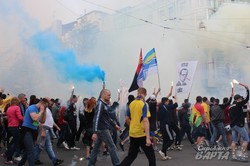 Марш за участі ультрас був атакований проросійськими силами (фото)