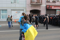 Марш за участі ультрас був атакований проросійськими силами (фото)