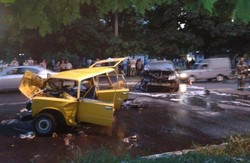 ДТП на Салтівці: рятувальникам довелося вирізати водія з машини
