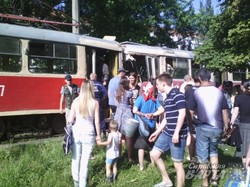 Зіткнення трамваїв у Харкові. Більше десятка людей у лікарні (ФОТО)