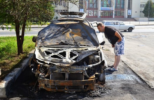 У харківського "свободівця" згорів автомобіль. Підпал?