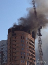 У Харкові загорівся дах новобудови (ФОТО, ВІДЕО)