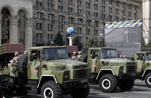 Порошенко: Україна має готуватися до життя в умовах постійної зовнішньої агресії
