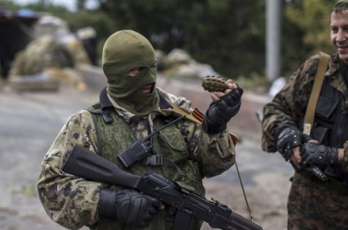 Донецьк здригається від артилерійських залпів: стріляють в районі аеропорту