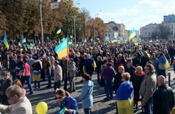 "Вір в Україну"! У Харкові на мітинг вийшло до п'яти тисяч людей