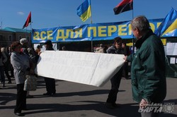 Харків’яни пікетували ОДА з вимогами прийняти програму оборони регіону