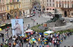 ЧЕСЬКИЙ РОСІЯНИН ПАВЛО КОРШИКОВ: <<ХАЙ ЖИВЕ ПРАЗЬКИЙ МАЙДАН!>>