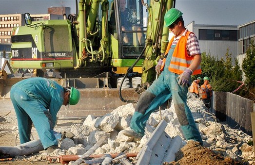 ЧЕХІЯ: ЧИ СПОРОЖНІЮТЬ БУДІВЕЛЬНІ МАЙДАНЧИКИ?