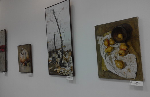 В «Костюринському провулку» триває виставка Артема Рогового