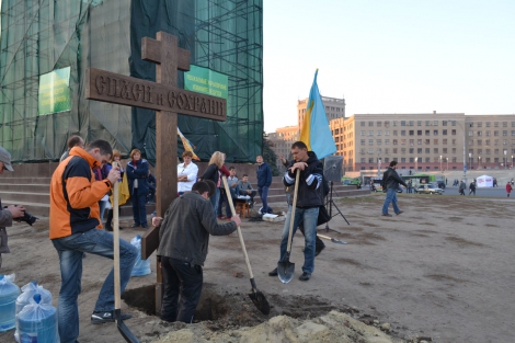 "Хреста на ньому нема": Кернес потурбувався "незрозуміло яким хрестом" замість Леніна