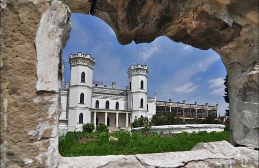 Шарівський палац: шедевр архітектури (фото, відео)
