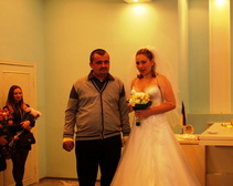 У Дніпропетровську зіграв весілля десантник, який отримав 75% опіків тіла в зоні АТО (ФОТО)