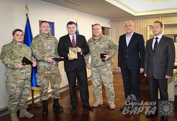 У Харкові нагородили за мужність бійців, які повернулися із зони АТО (фото, відео)