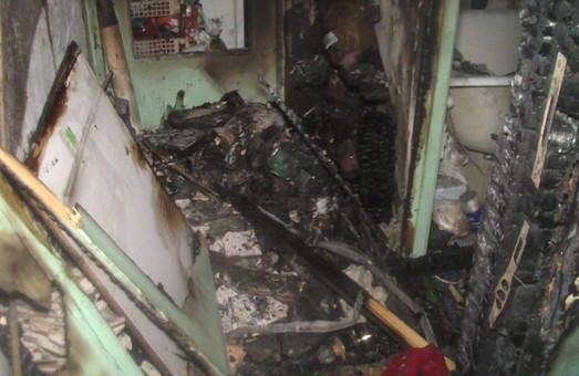 Мешканці одного з харківських гуртожитків ледь не згоріли під час пожежі