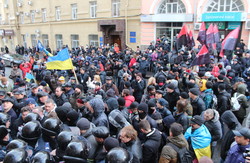 Харків‘яни влаштували пікет під стінами Міськради (фото)